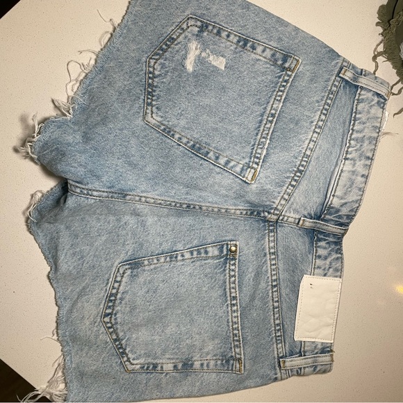 H&M denim shorts - Picture 3 of 3